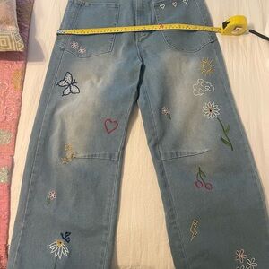Embroidered Barrel Jeans Med